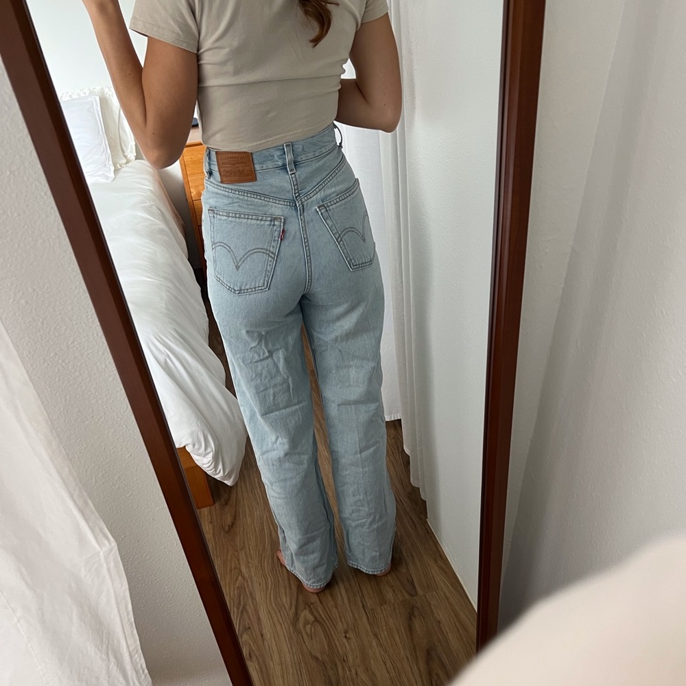 Levis high loose light wash jeans